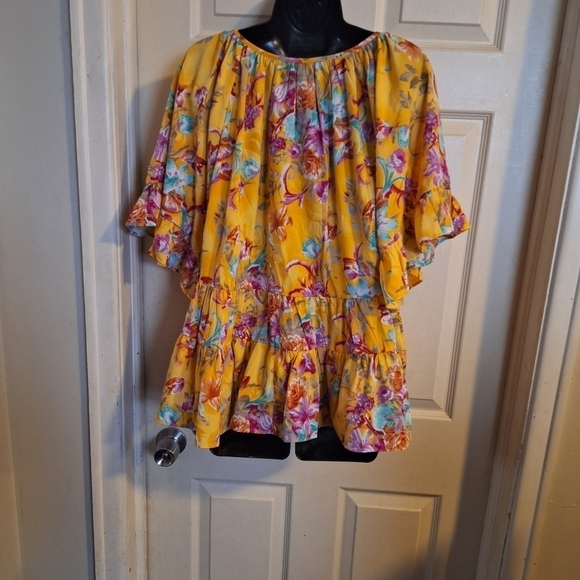 Chelsea &Theodore large bright floral flowy blouse - Picture 5 of 6